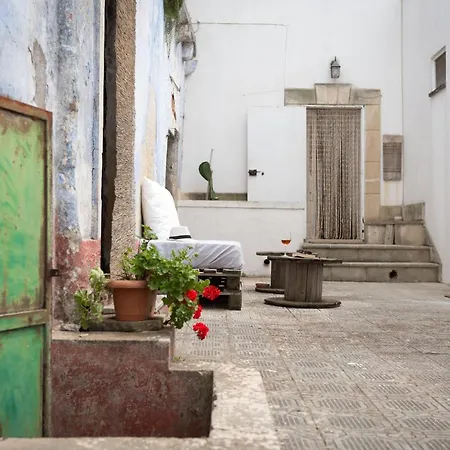 La Casa E La Corte * Salve